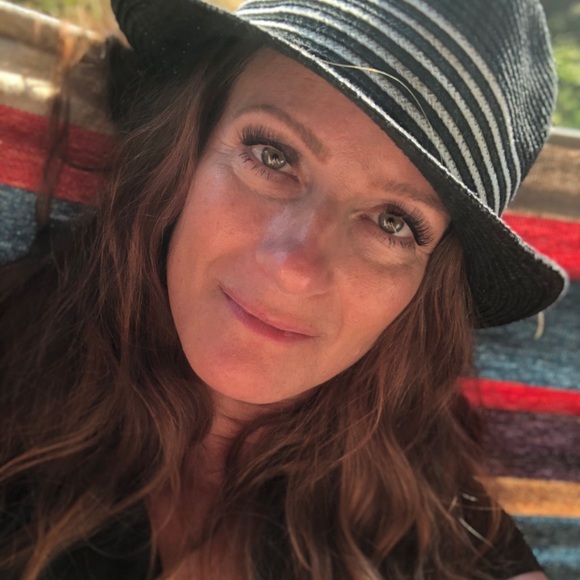 Meet your Posher, Rochelle - Picture 1 of 1